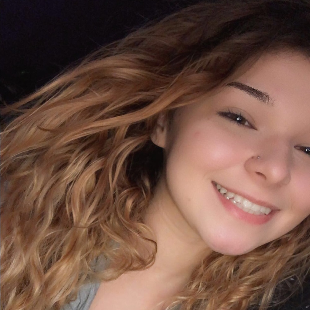 Meet your Posher, Lydia